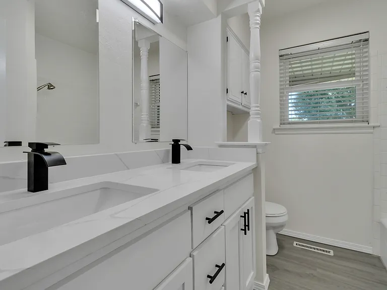 2319 E Robinson St — Photo 26