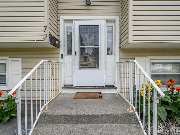 2nd image of 72 Lawrence Dr
