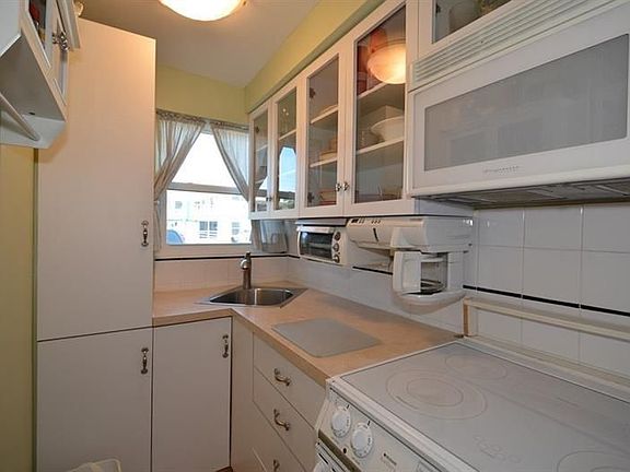 5th image of 4228 N Ocean Dr APT 18