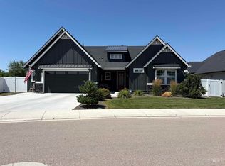 8112 Fountain Brk, Saint Middleton, ID 83644