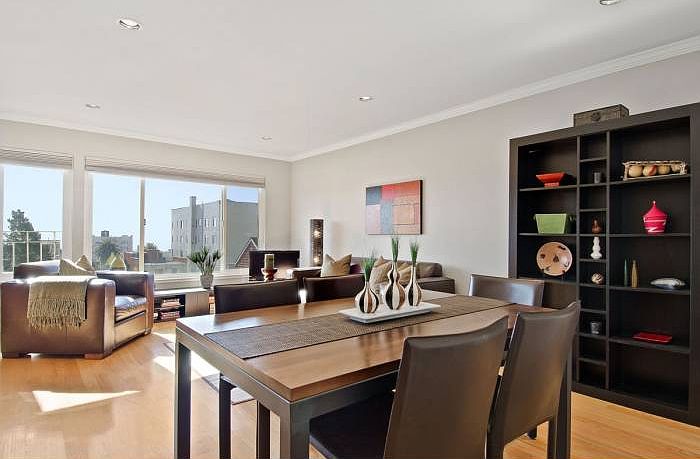 Open, sunny living/dining