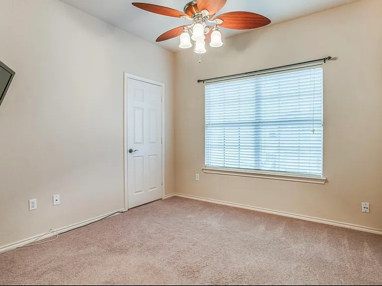 187 Castleridge Dr #B — Photo 6
