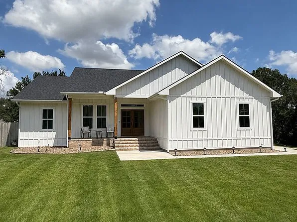 413 S Cranmer St, Conway Springs, KS 67031