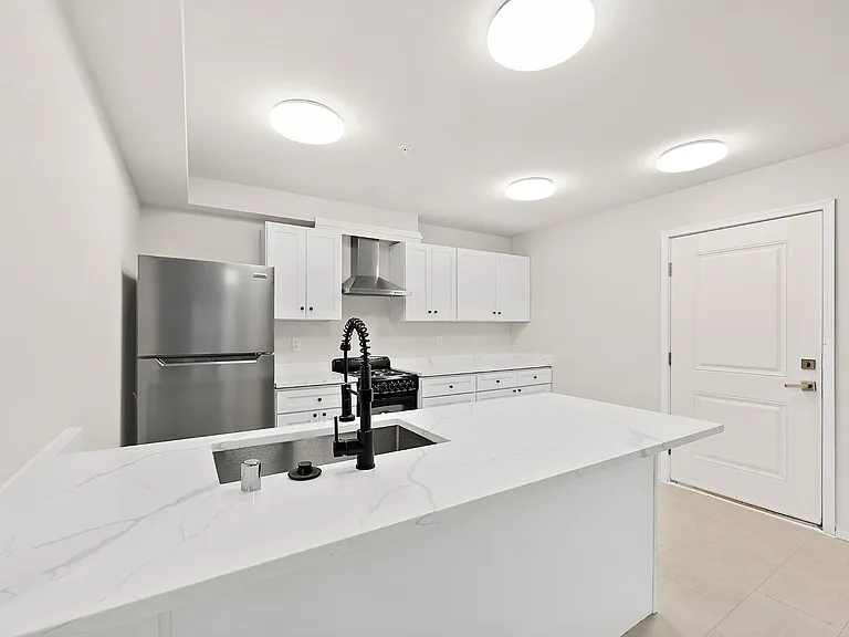 7843 Pacific Ave — Photo 6