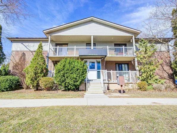 2329 Belyea St #1A, Oakville, ON L6L 1N7