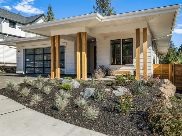 1942 NW Fields St, Bend, OR 97703