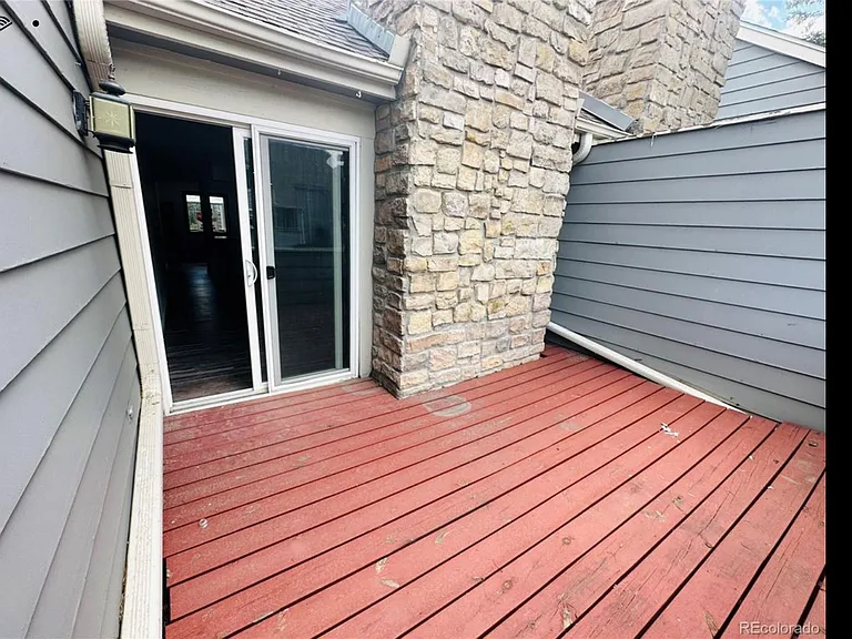 2002 S Worchester Way — Photo 8