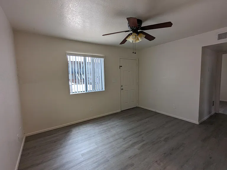 2059 N Winterhaven #101 — Photo 29
