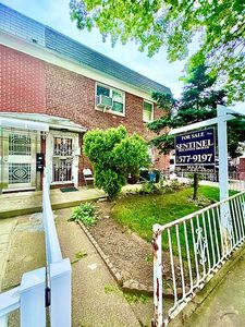 13755 70th Rd, Flushing, NY, 11367