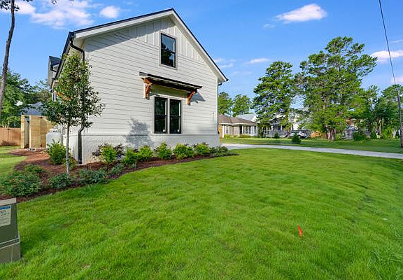 2nd image of 411 W Point Washington Rd