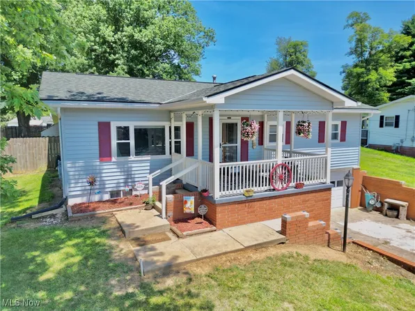 31 Juanita Dr, Zanesville, OH 43701