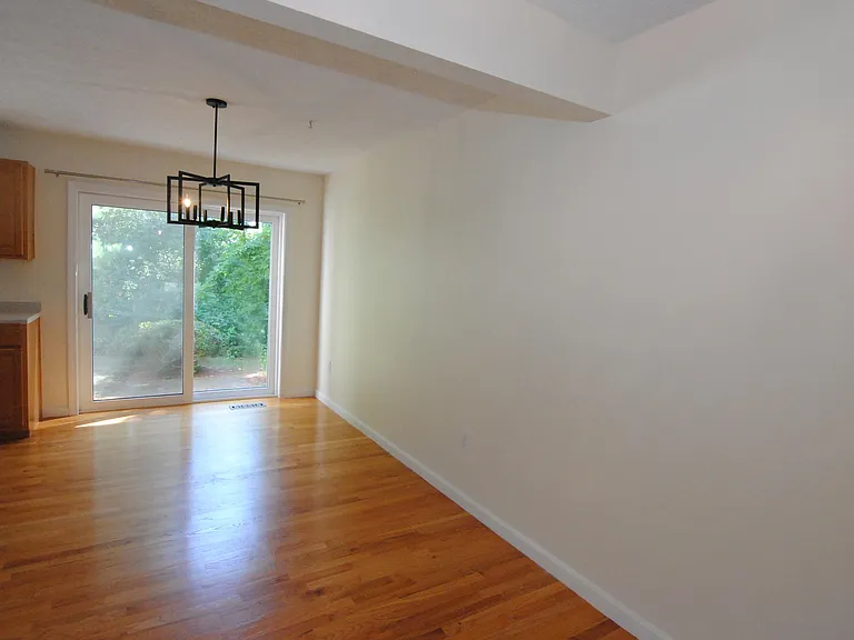 68 Georgetown Dr — Photo 7