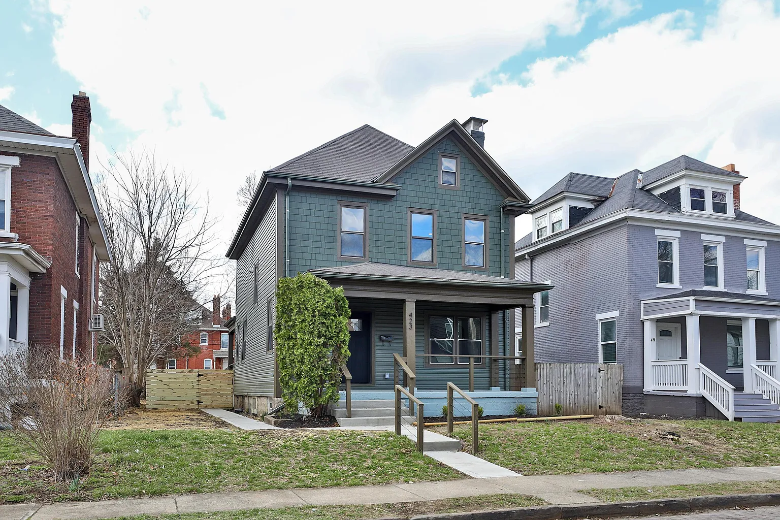423 Stoddart Ave photo 1