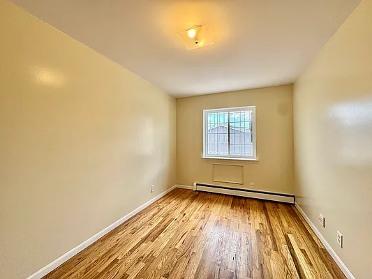 Rented by Astoria Realty | media 8