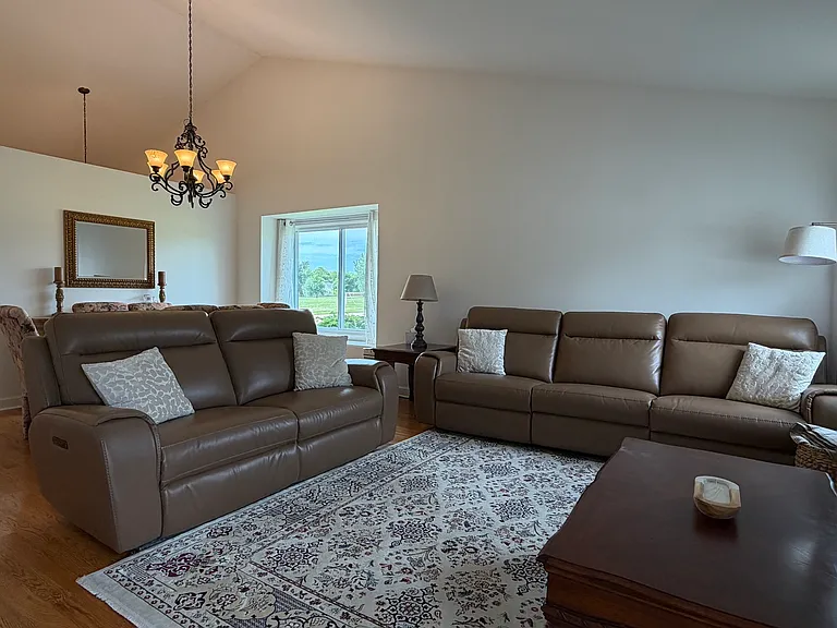 1870 Grosse Pointe Cir — Photo 10