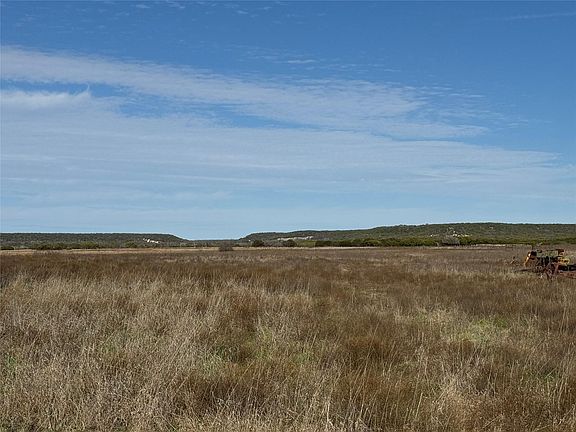 3rd image of 1806 County Road 2425