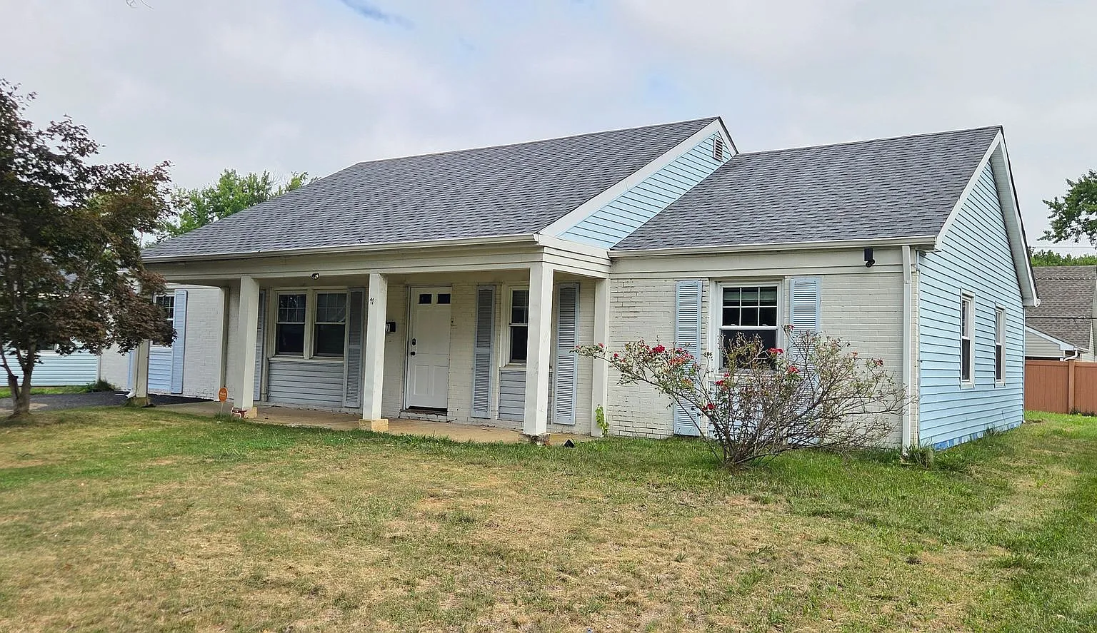 Spacious 3 Bedroom House for Rent — Photo 1