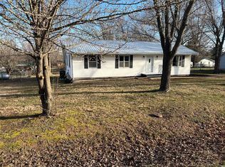 1127 John St, Houston, MO 65483