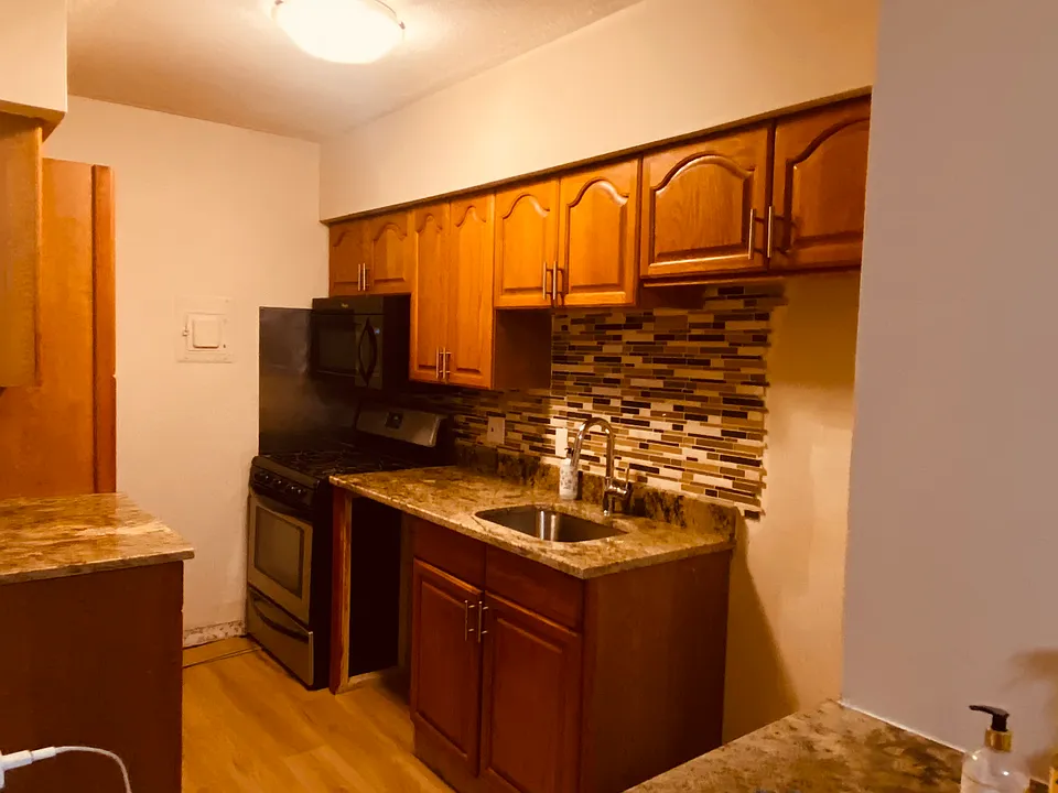 7 Crescent Dr #1