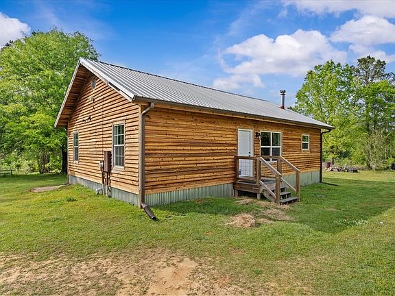 3rd image of 801 Benton Store Rd