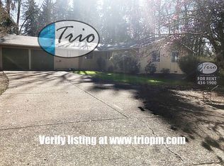 3280 Strathmore Pl, Eugene, OR 97405