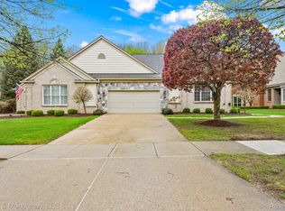 1558 Millecoquins Ct, Rochester, MI 48307