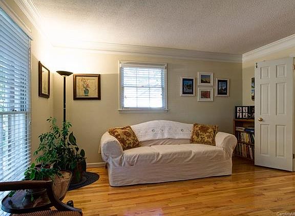 2nd image of 4722 Dawnwood Dr