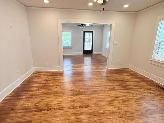 5th image of 2 E 10th St SW