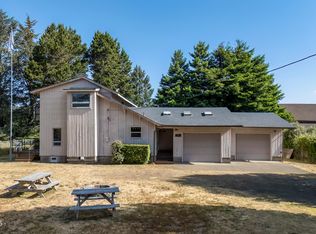 180 NW Pine St, Waldport, OR