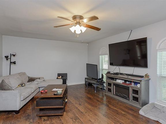 5th image of 3804 McKinley Dr