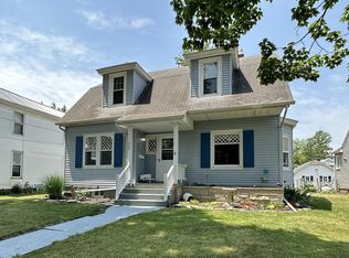 420 N 3rd St, Monmouth, IL 61462