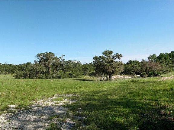 2nd image of 701 N Clearwater Dr