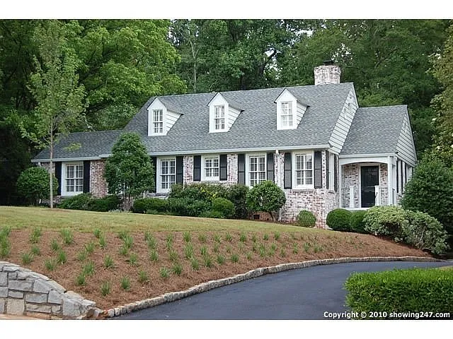 4055 Peachtree Dunwoody Rd NE photo 1