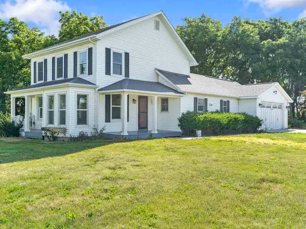 630 280th St, West Branch, IA 52358