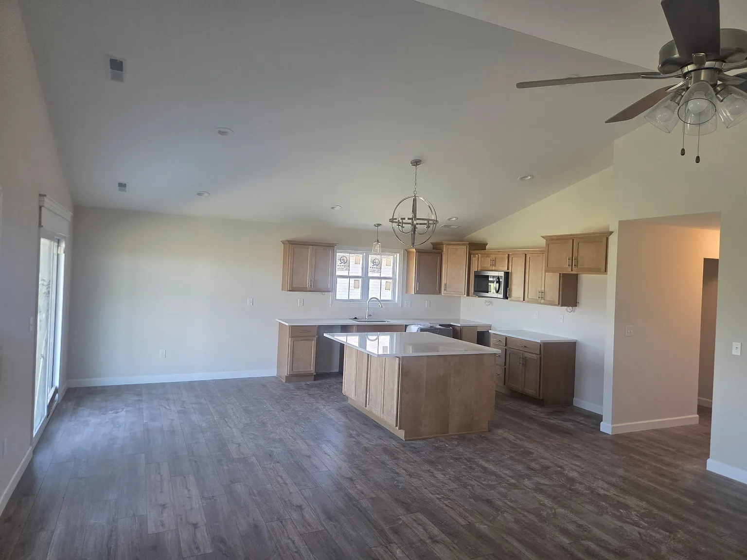 2 bed, $2,500 — Photo 3
