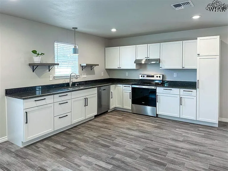 1016 Bishop Rd — Photo 5