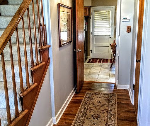 4th image of 502 S Hilldale Ave