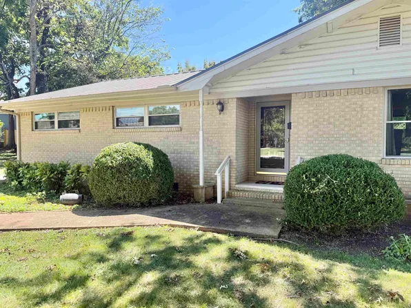 207 W Almon Ave, Tuscumbia, AL 35674