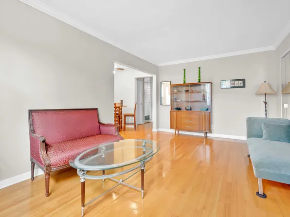 70-47 Park Drive East image 6 of 20