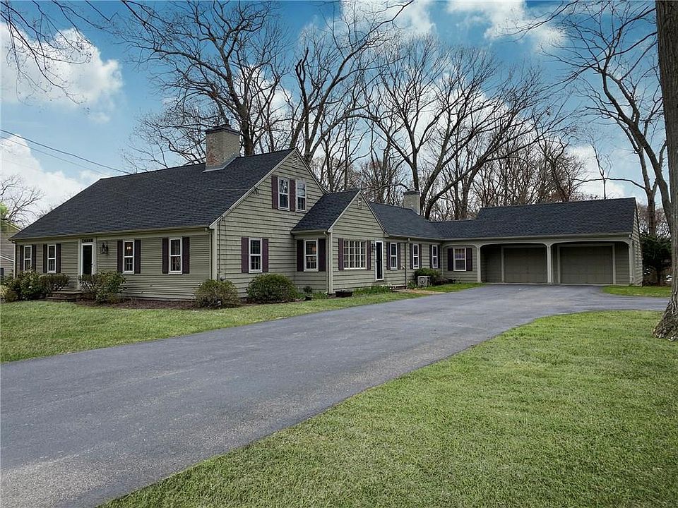 1st image of 295 Kent Dr
