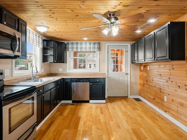 57 School Street, Sheldon, VT 05483