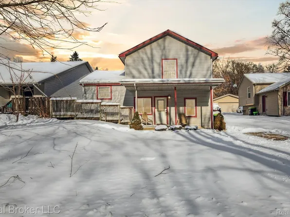 590 Alberta St, Auburn Hills, MI 48326