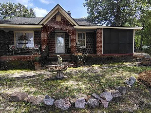 633 Center St, West Columbia, SC 29169