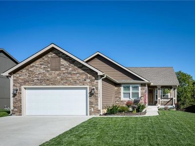17937 Sunrise Dr, Weston, MO, 64098