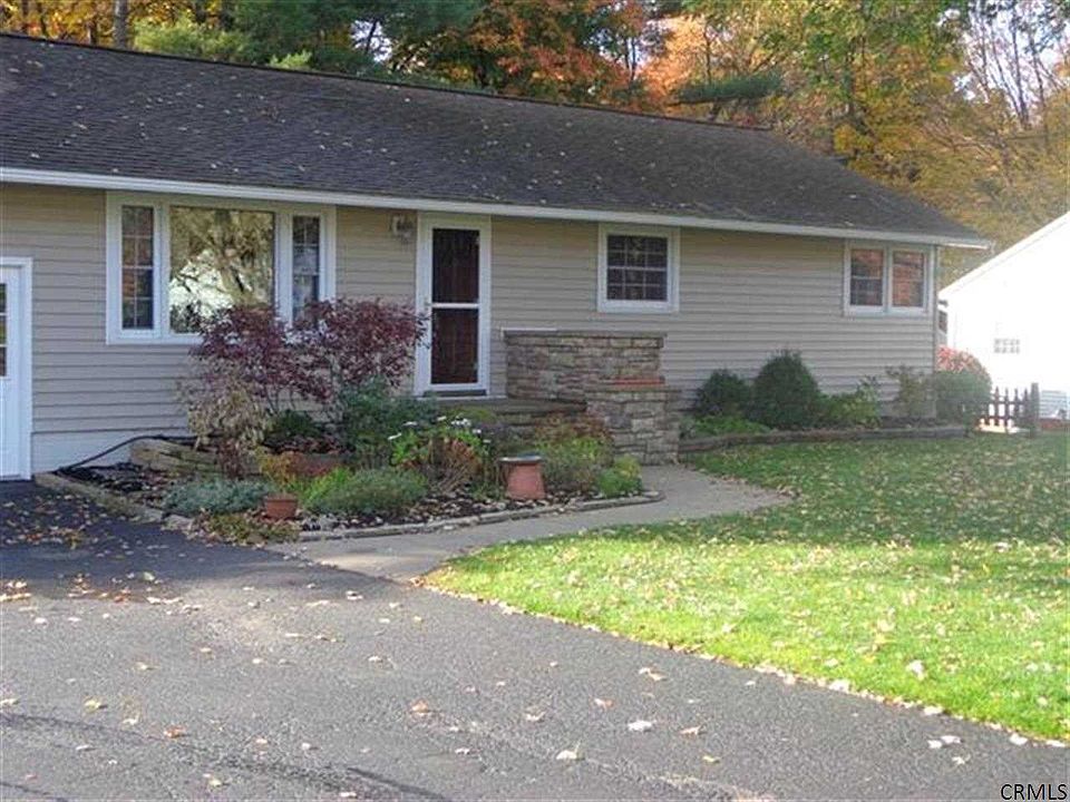 1st image of 7 Florence Ave