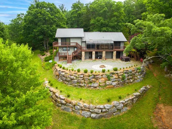 2360 The Ridges Bill Br, Hiawassee, GA 30546