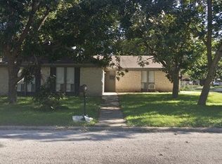 1407 Gilmore St, Taylor, TX 76574