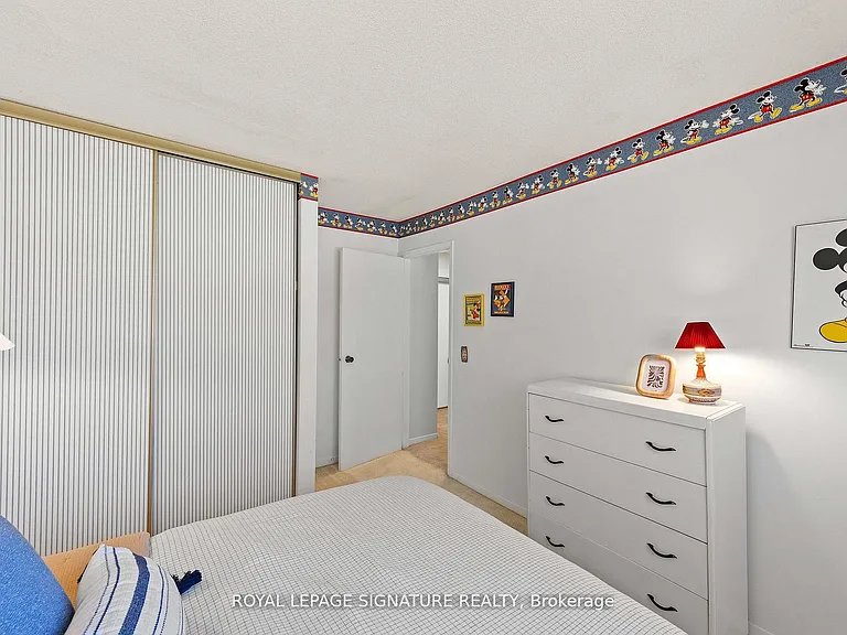 22 Madsen Cres — Photo 33