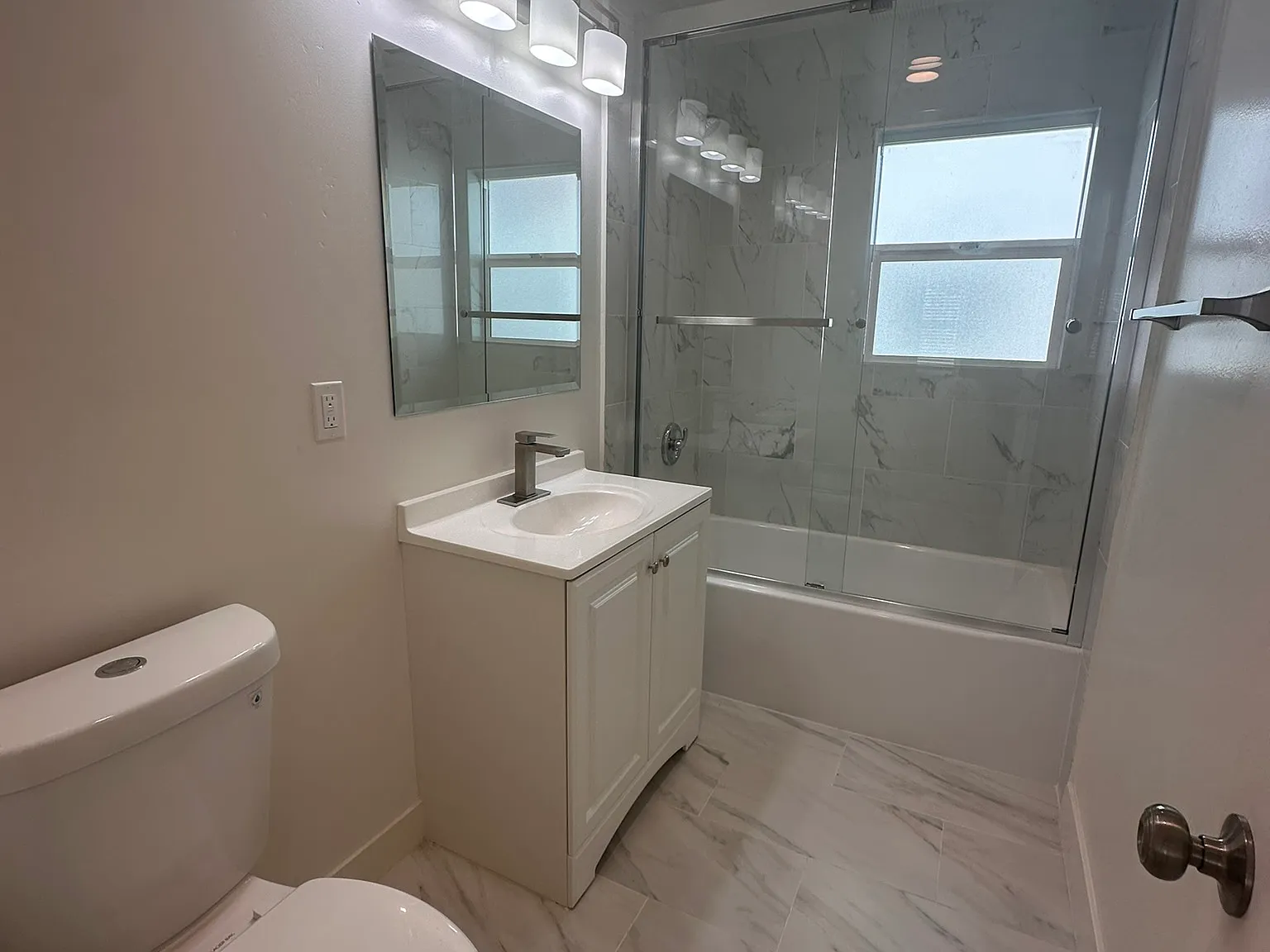 5 bed, 1500 sqft, $4,600 — Photo 4