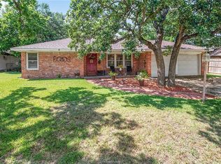 726 Lazy Ln, Bryan, TX 77802